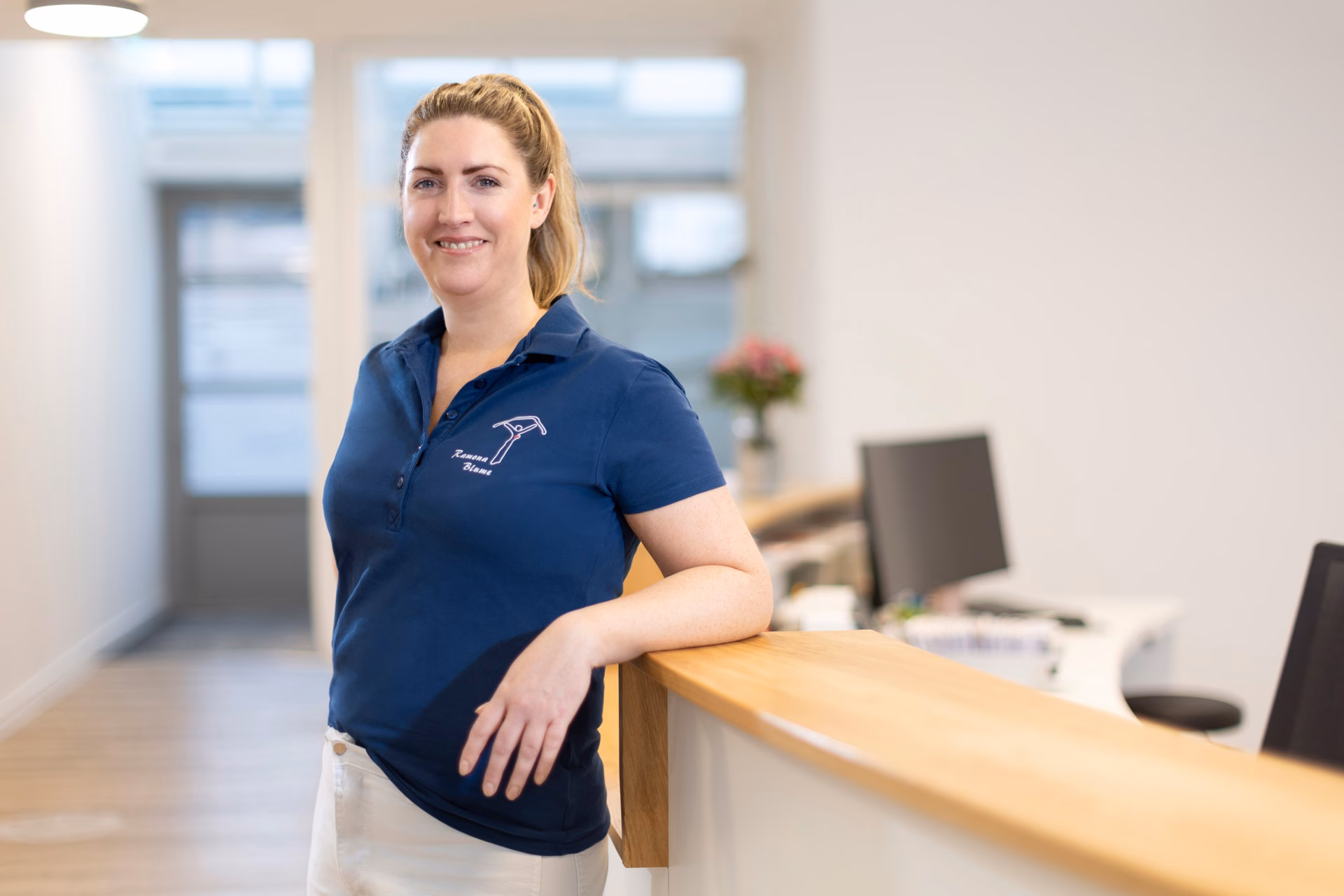 Ramona in der Arztpraxis Reher Lopes